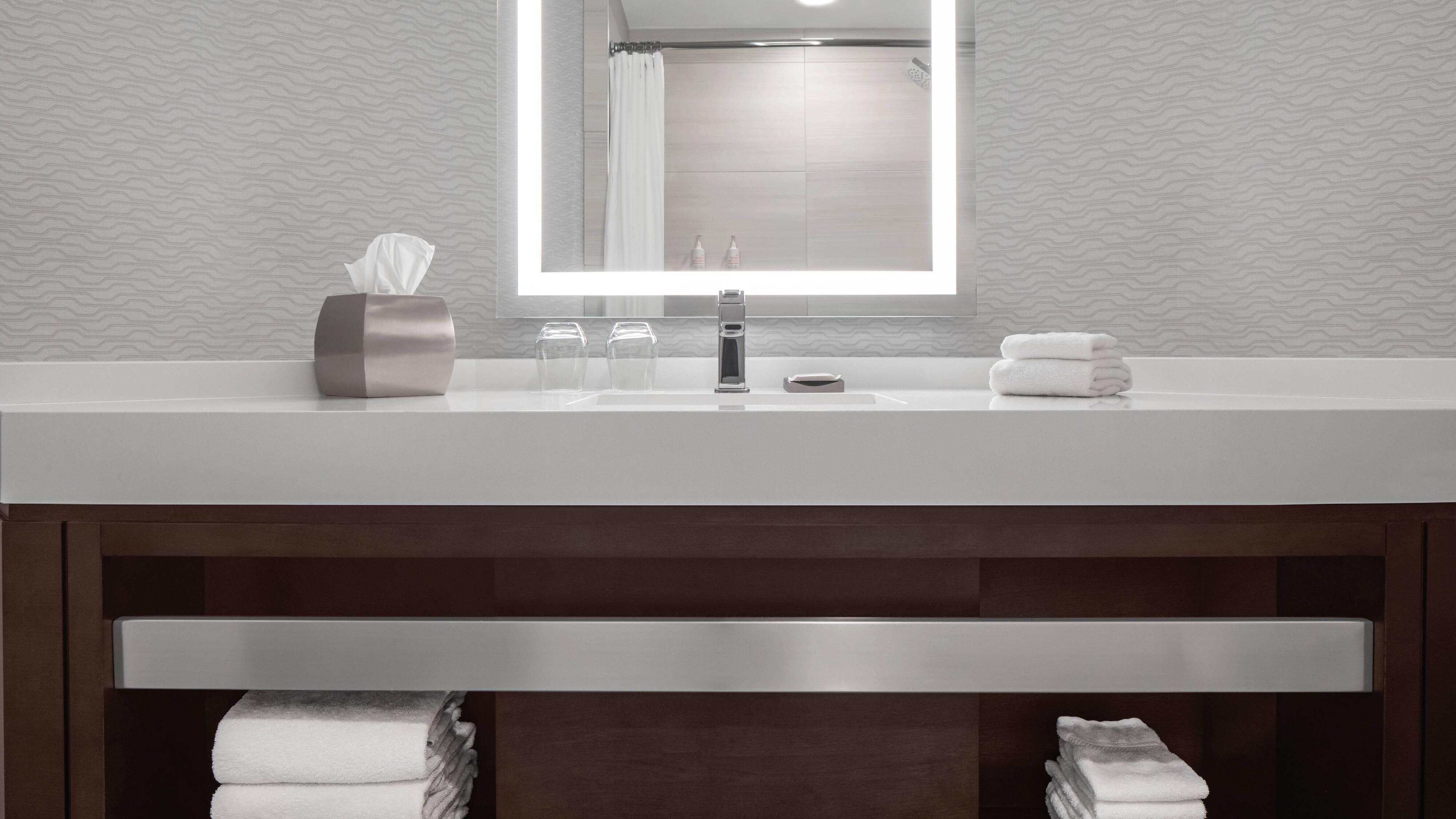 Executive Suite with City View - Corner Room,1014674432:JPEG