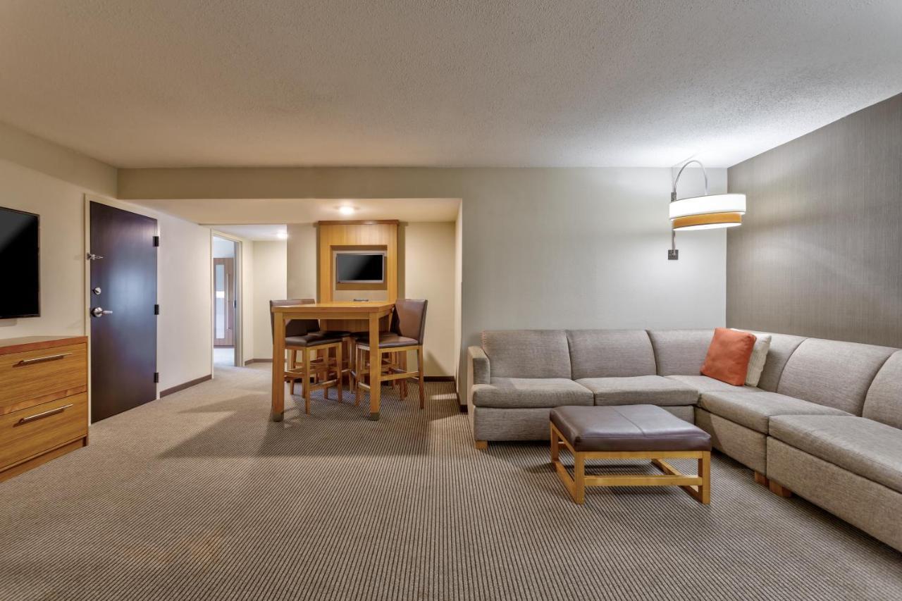 Two-Bedroom Suite
