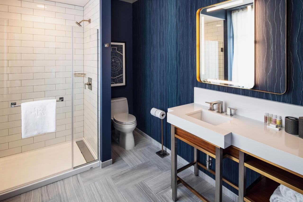 King Room City View Adapted Tub Mobility Accessible