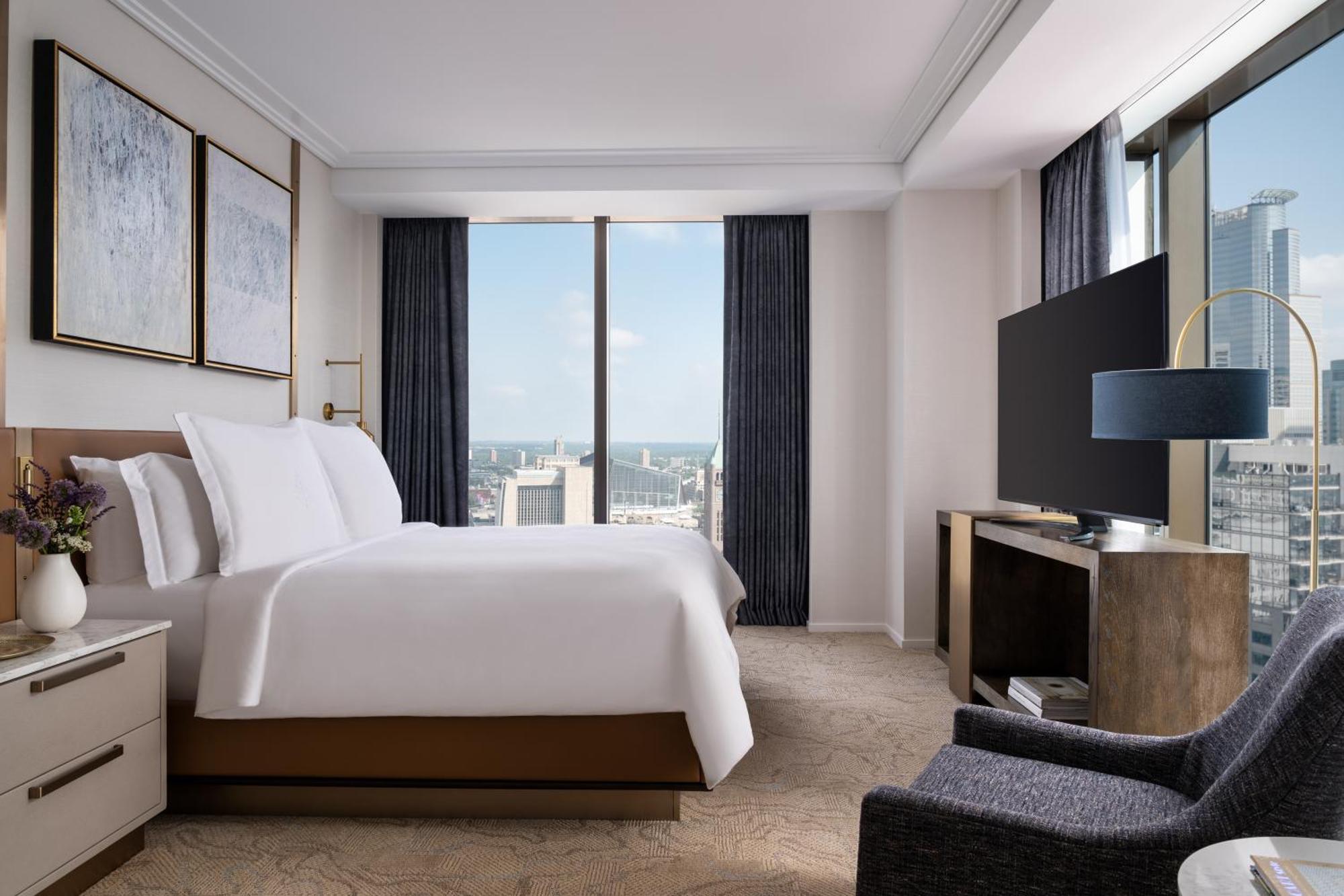 Accessible One-Bedroom Stadium Suite