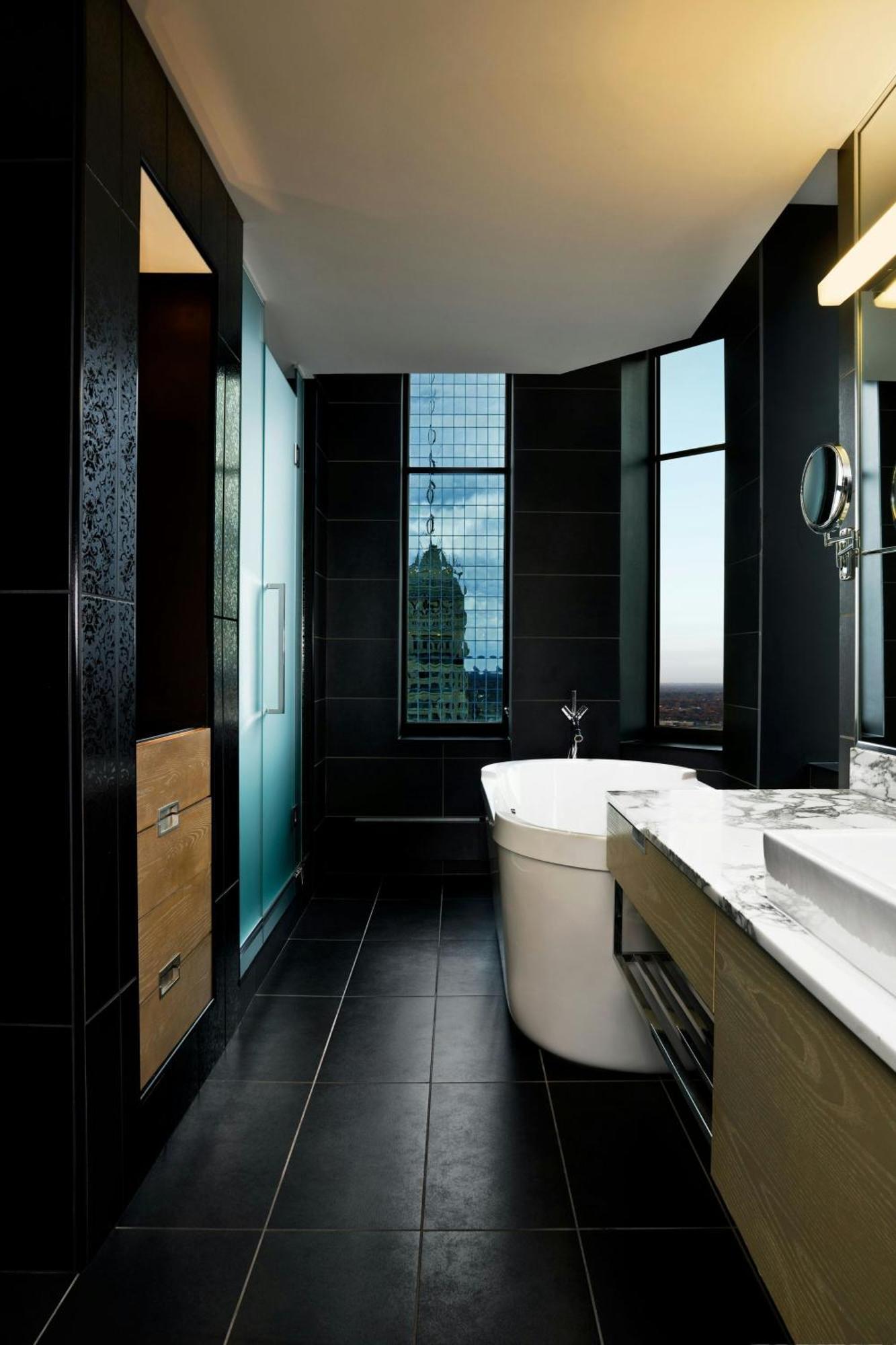 Extreme Wow Suite Bedroom 1 1 King Bedroom 2 1 King,1643145502:JPEG