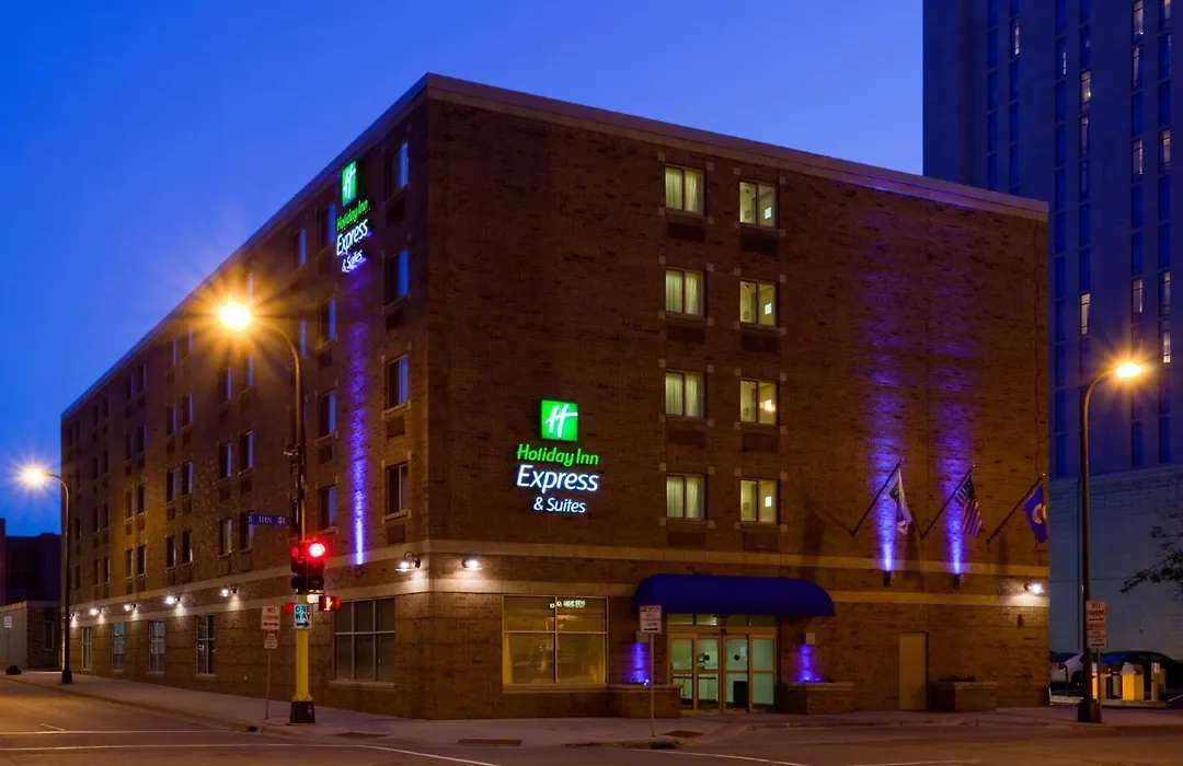 Holiday Inn Express Hotel & Suites Minneapolis-Downtown Convention Center By Ihg-1