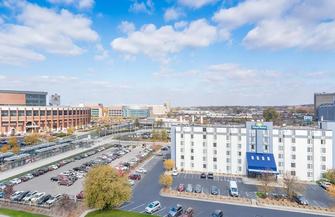 Days Hotel By Wyndham University Ave Se-1