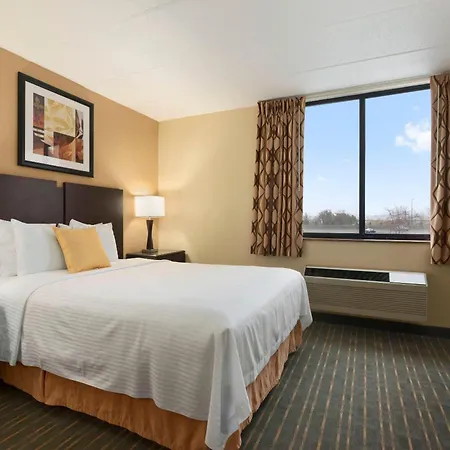Days Hotel By Wyndham University Ave Se-2