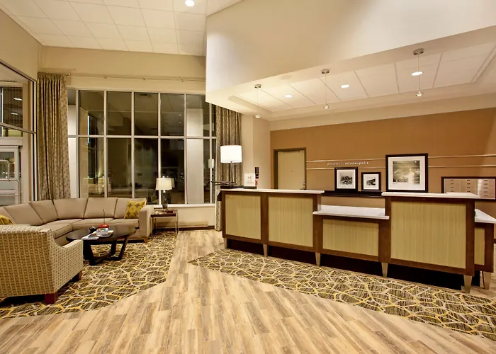 Hampton Inn & Suites - Minneapolis/Downtown